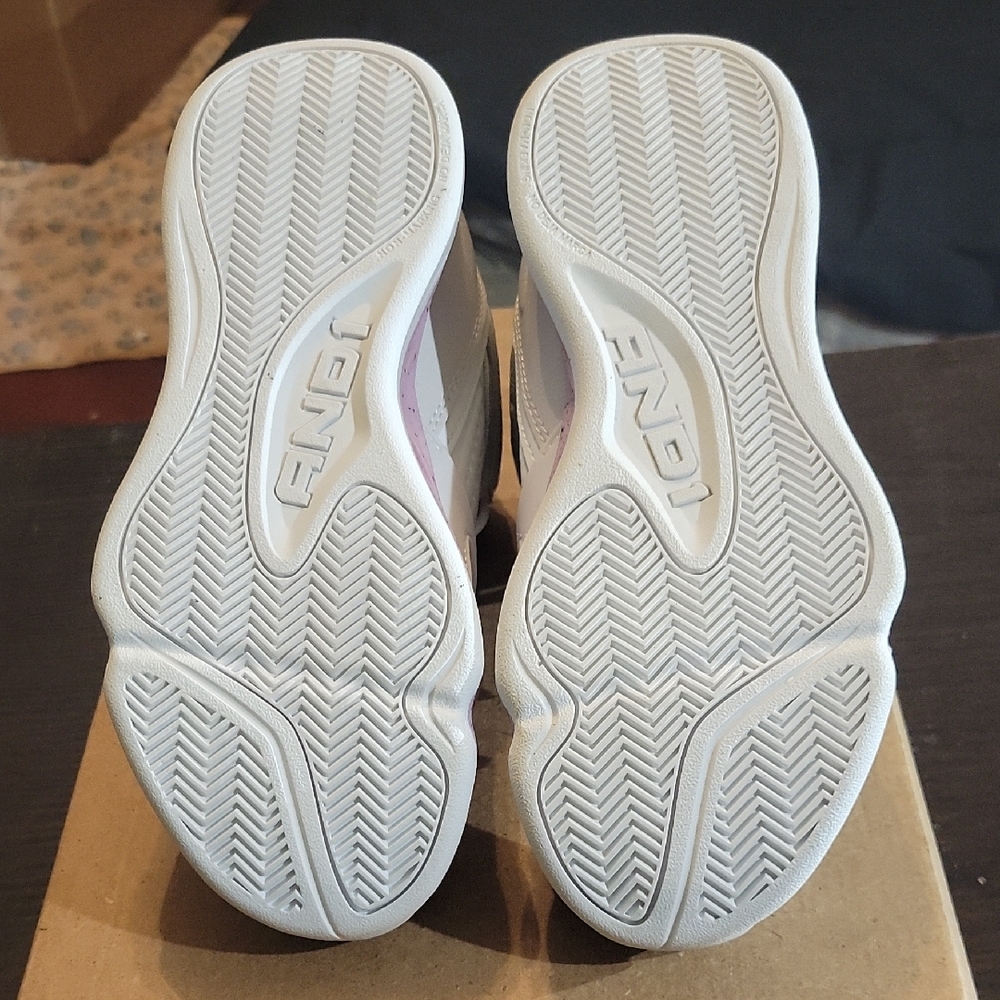 AND1 Assist 6.0 "Pink White & Grey" Sneakers Girls 3.5 Boys 2Y NWT - Picture 9 of 10